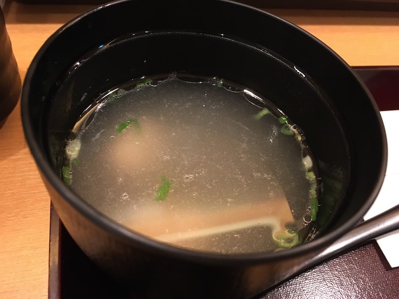 名古屋コーチンのつくねが使われた鶏出汁のお吸い物