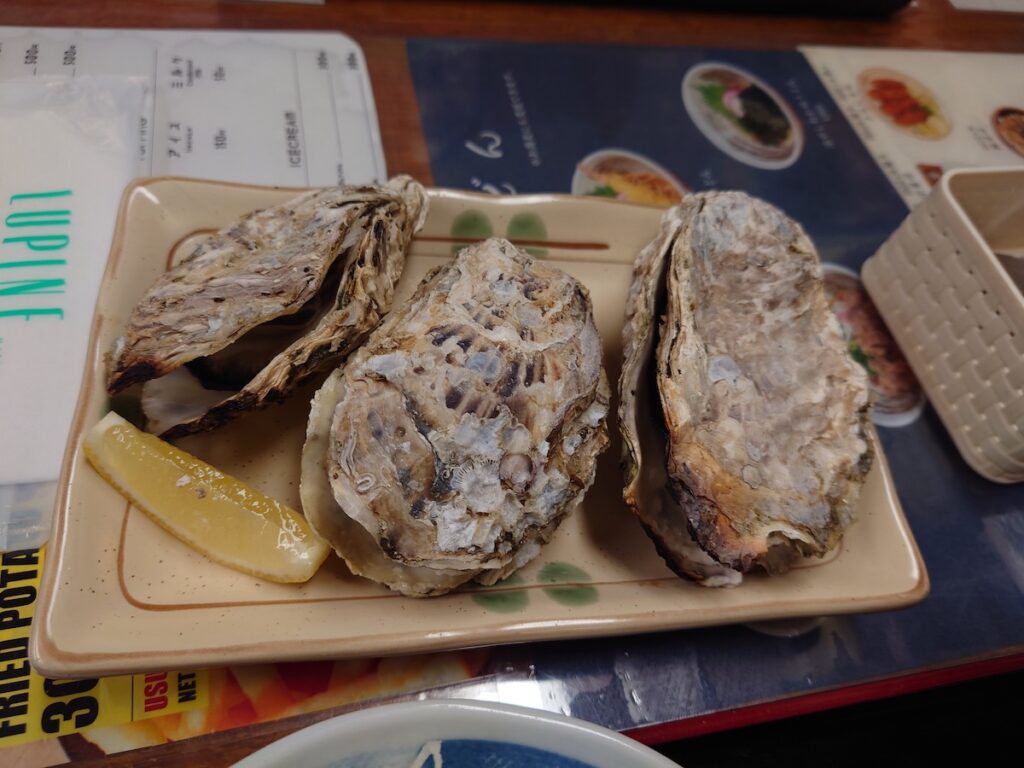 牡蠣定食の焼き牡蠣