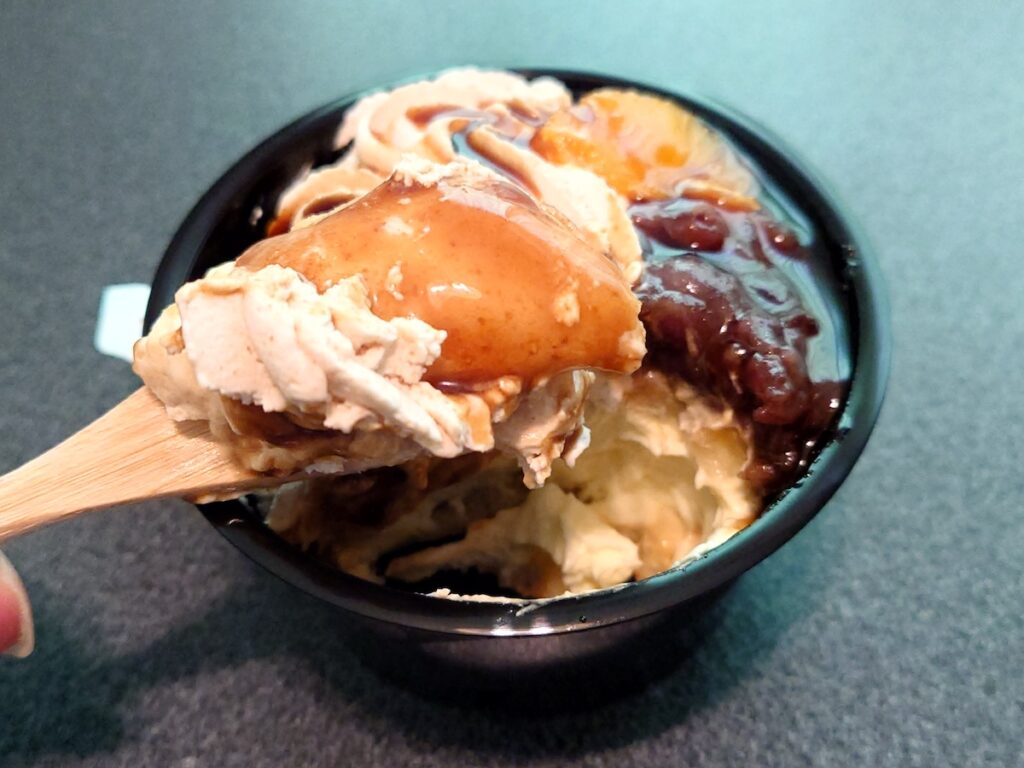 ぽちぽにょが丸ごと入ってる