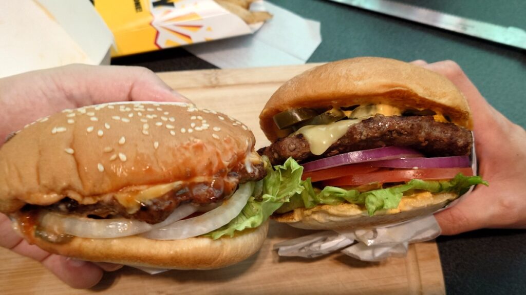 アンガスビーフとクラシックバーガーのビジュアル