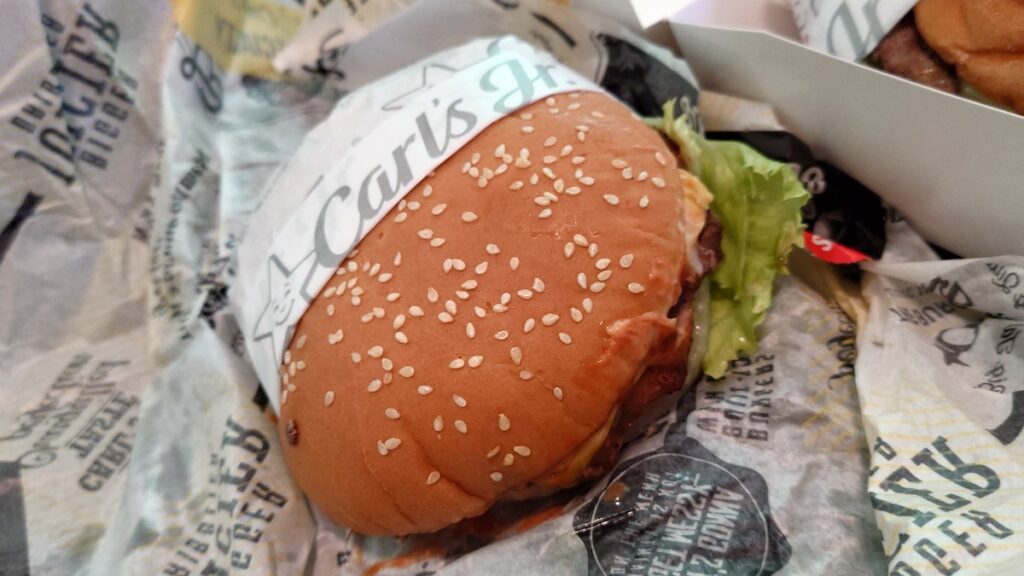 カールスジュニアのフェイマススター