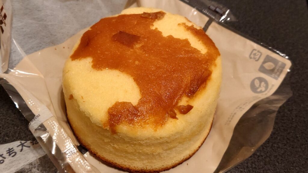 セブンのふわふわ食感大きなシフォンケーキのビジュアル