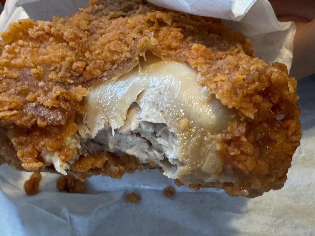 味噌味は薄いけど辛味と旨味が強くて旨し