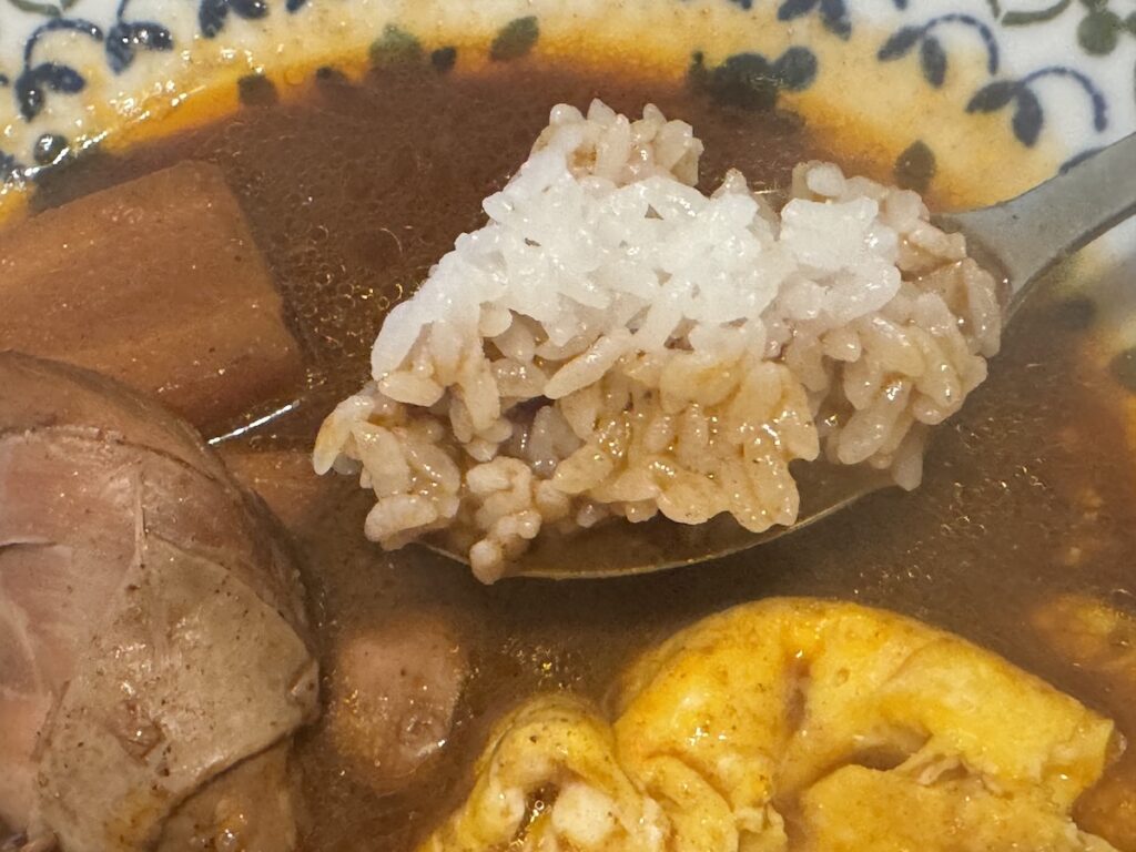 ご飯を浸して食べる