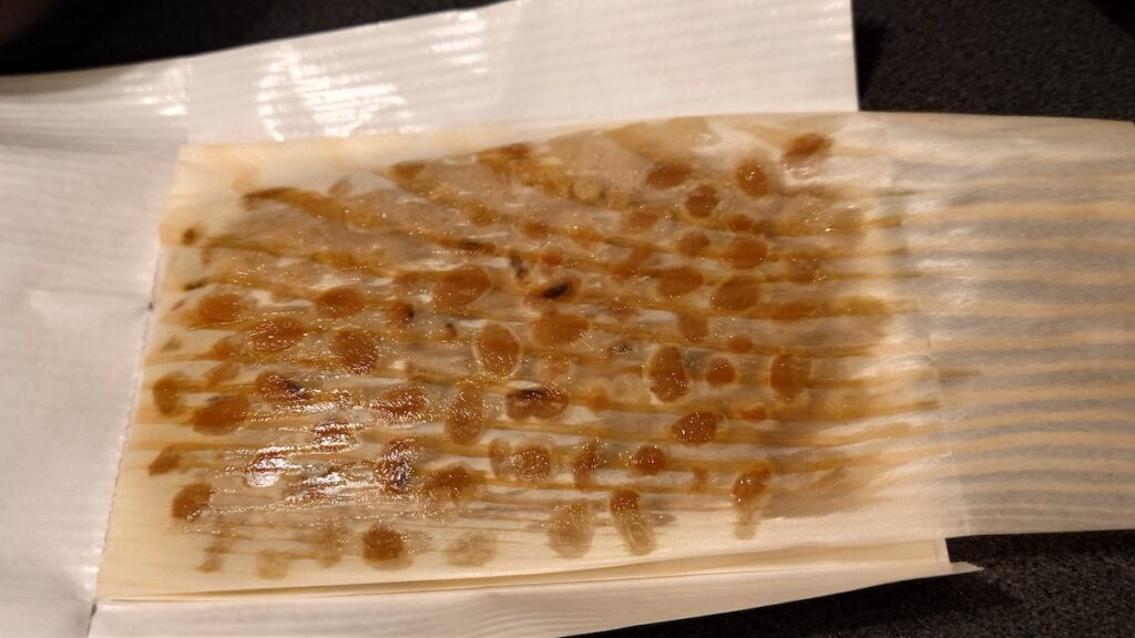 経木で包まれた珍しい納豆