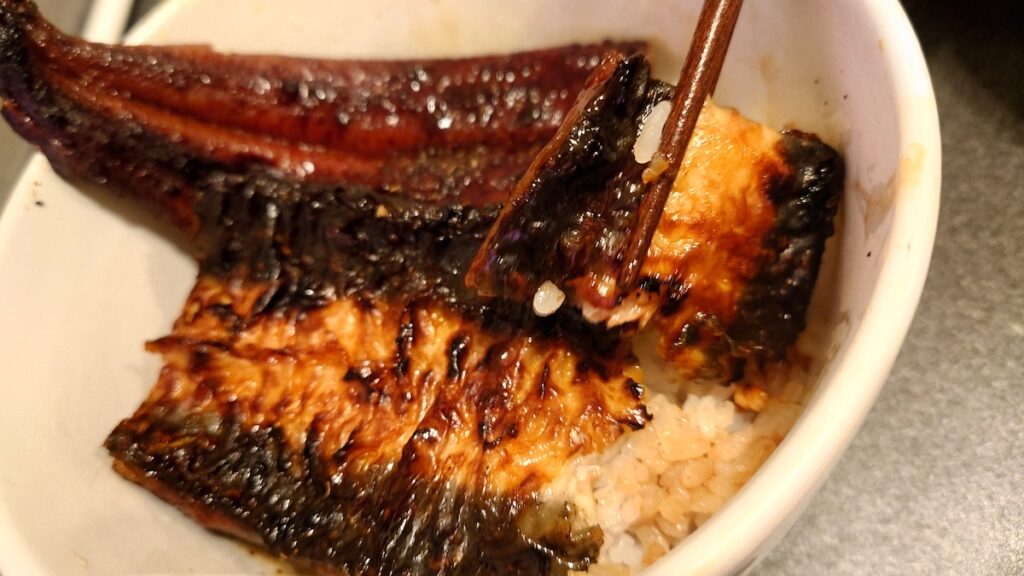 鰻はパリパリに焼くと、ただの焼き魚になる