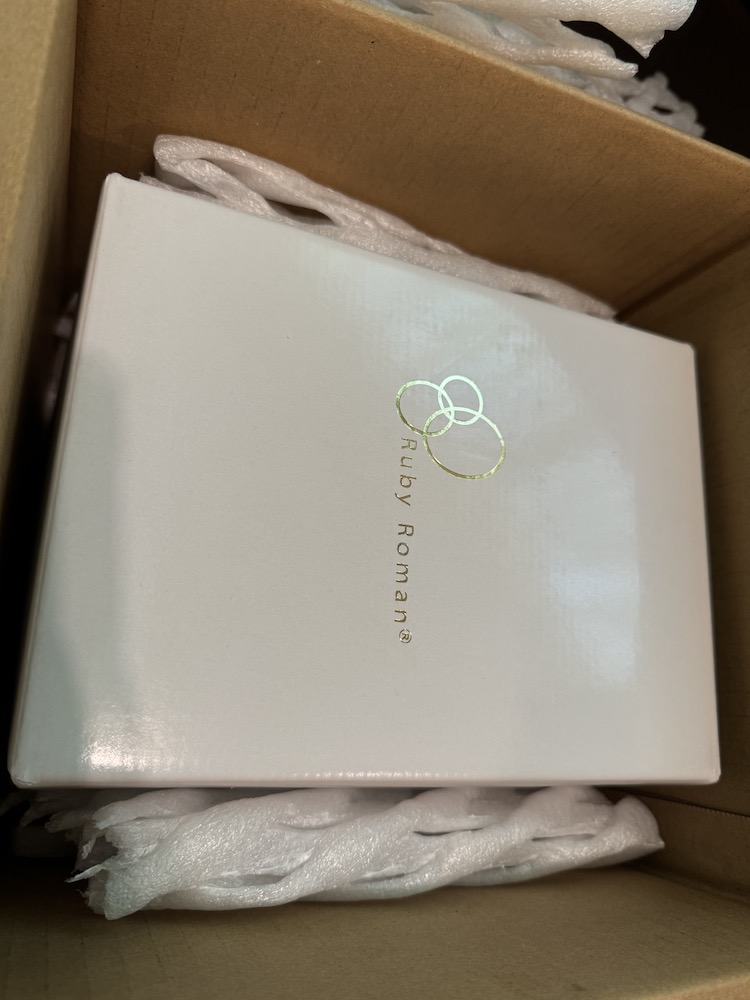 丁寧な包装のルビーロマン