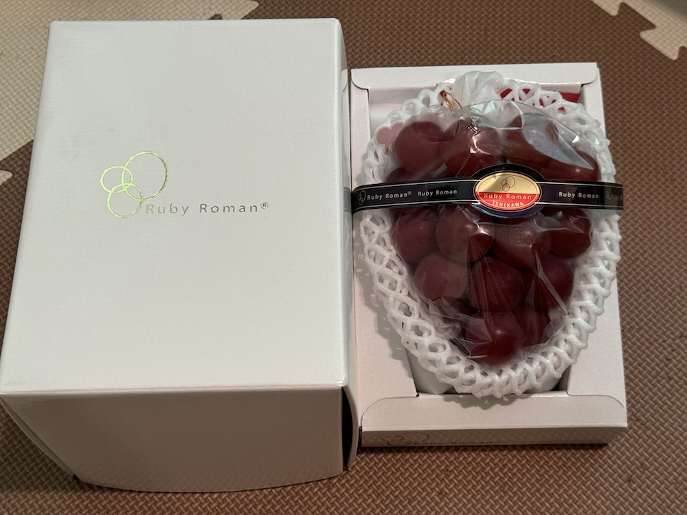 高級ルビーロマンと化粧箱